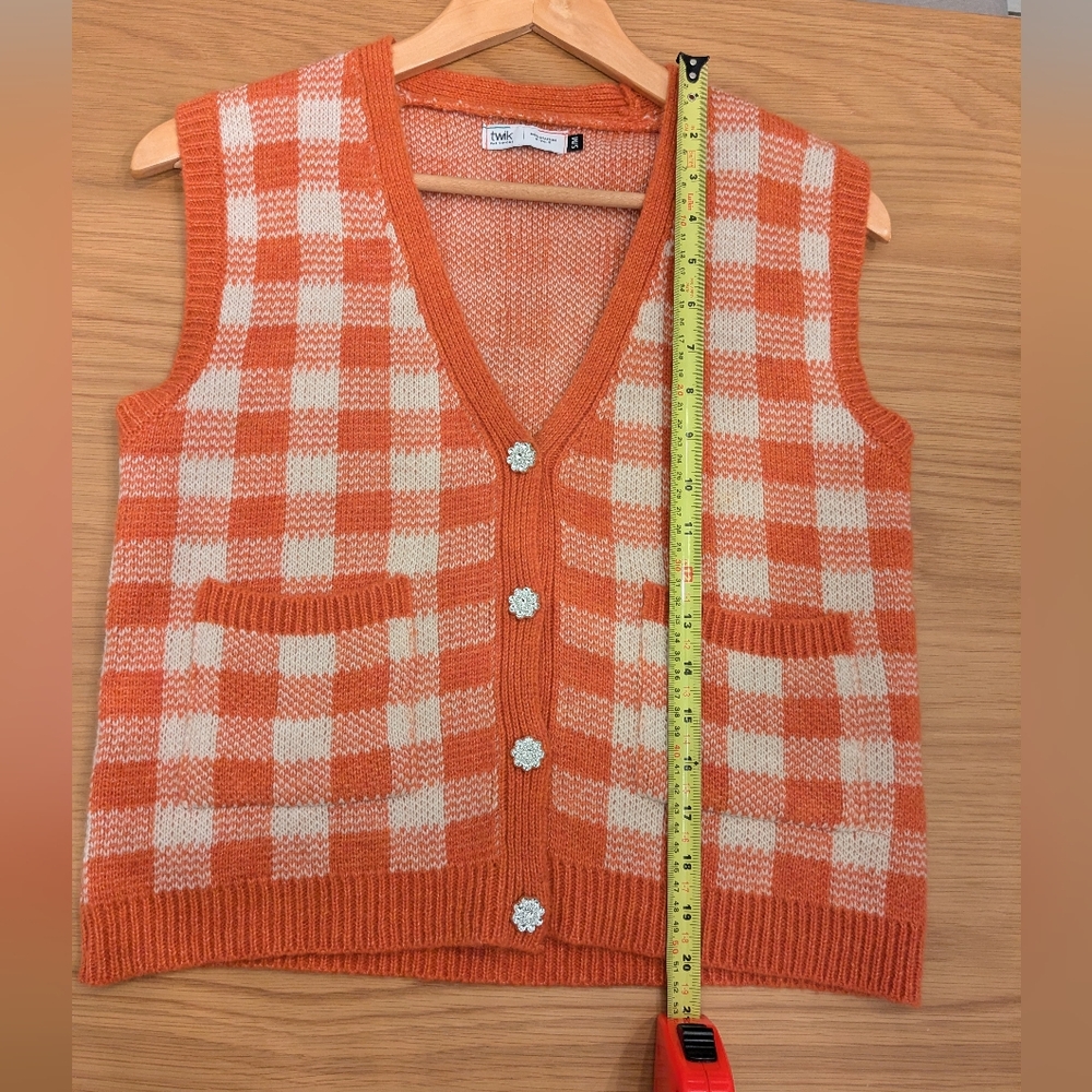 Twik sweater vest with adorable jewelled buttons ! - Picture 8 of 9
